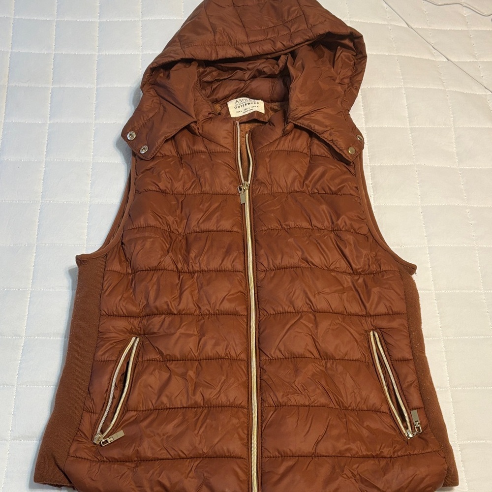 Women's Quilted Hooded Vest in Brown